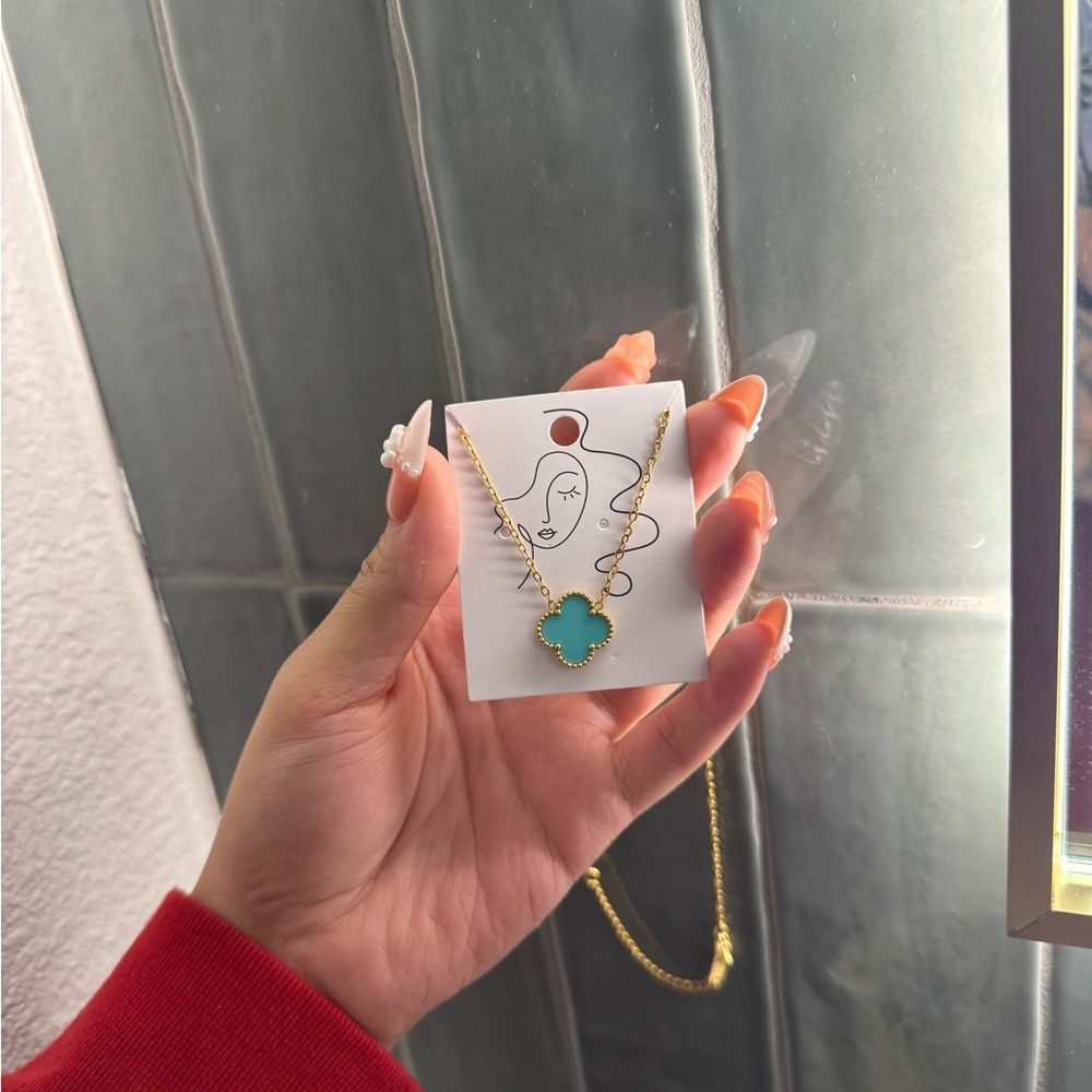 Jumbo Clover Pendant Necklace